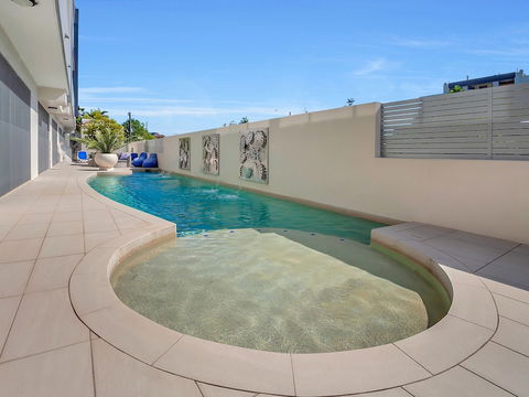 Apartment Near City On Lake 3 - ACT Tourism 1
