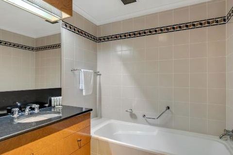 DREAM HARBOUR VIEW 2 BRM / GYM POOL & PARKING - ACT Tourism 1