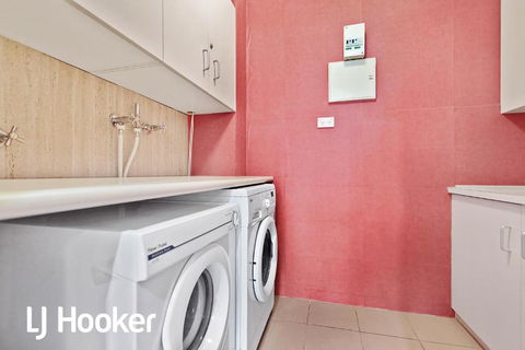 Amazing Waterfront Location Pool Beach Water Views Tropical Gardens - ACT Tourism 6