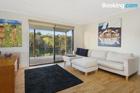 A One One Two At Island Beach - ACT Tourism 1