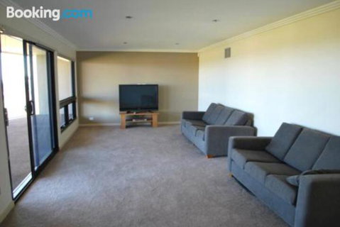 Eagles Nest - ACT Tourism 1