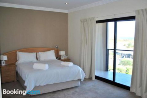 Eagles Nest - ACT Tourism 6