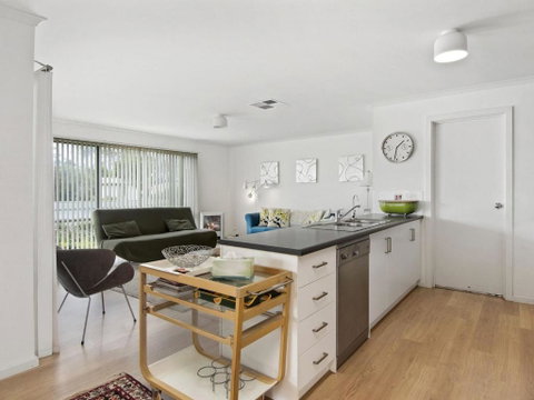 Beach Fun 11 Broadbeach Drive - ACT Tourism 1