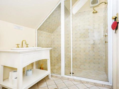 LAVENDER COTTAGE Alpine Southern Highlands 4pm Check Out Sundays - ACT Tourism 1