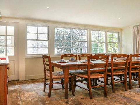 LAVENDER COTTAGE Alpine Southern Highlands 4pm Check Out Sundays - ACT Tourism 4