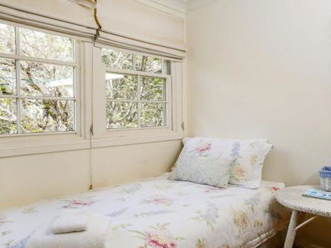 LAVENDER COTTAGE Alpine Southern Highlands 4pm Check Out Sundays - ACT Tourism 2