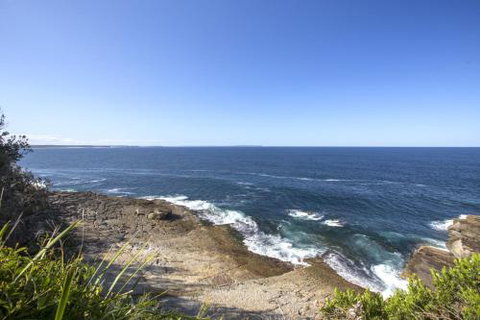 Stunning Clifftop Location 213 Mitchell Pde - ACT Tourism 0