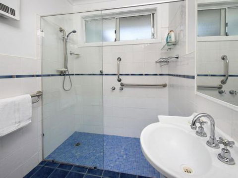 AMETHYST Gerringong 4pm Check Out Sundays - ACT Tourism 6