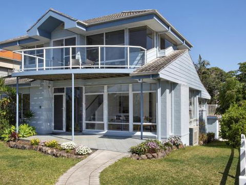 AMETHYST Gerringong 4pm Check Out Sundays - ACT Tourism 4