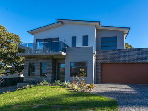 COASTLINE Boat Harbour Gerringong 4pm Check Out Sundays - ACT Tourism 6