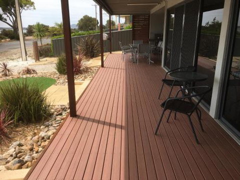 Almonta Apartments On The Water Front - ACT Tourism 1