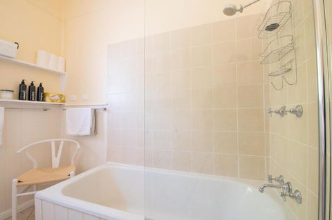 The Cottage Bondonga - ACT Tourism 5