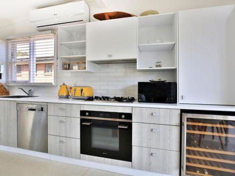 Arklow I Pet Friendly With Ocean Views - ACT Tourism 2