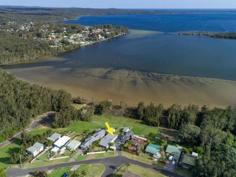 VINCES LANDING OLD EROWAL BAY 4pm Check Out Sundays - ACT Tourism 0