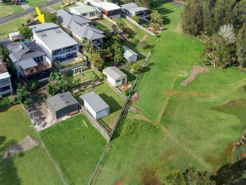 VINCES LANDING OLD EROWAL BAY 4pm Check Out Sundays - ACT Tourism 2