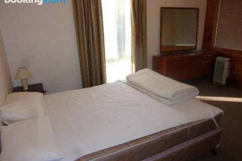 11 The Boulevarde Sandy Point - ACT Tourism 2