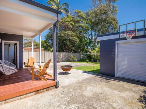 SPINDRIFT Kiama & Surrounds 4pm Check Out Sundays - ACT Tourism 1