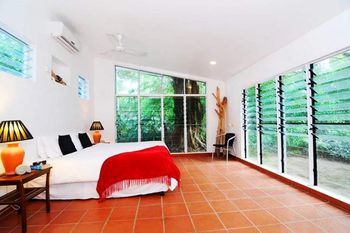 The Oak Beach Beachhouse - ACT Tourism 5