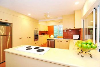 The Oak Beach Beachhouse - ACT Tourism 2