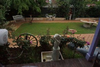 Spooky Hall Motel - ACT Tourism 6