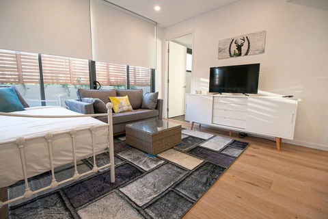 F03-darling Harbour 1 BDR APT - ACT Tourism 1