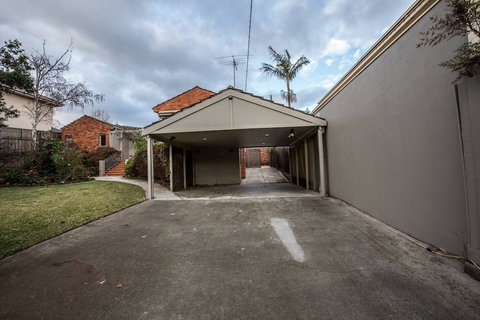 Lots Love Life Garden View Amazing Five Bedrooms - ACT Tourism 3