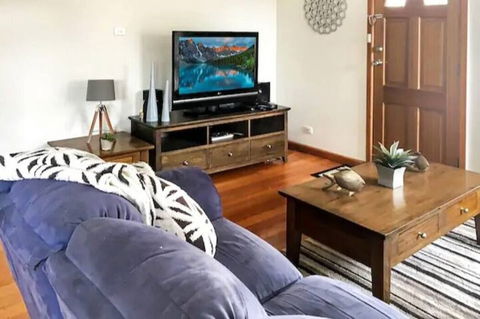 Rye Sleeps 10, Great Weekender - ACT Tourism 0