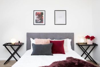 Designer Executive Apartment + Parking Near Train - ACT Tourism 5