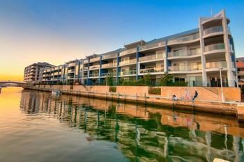 Mandurah Private Collection - ACT Tourism 0