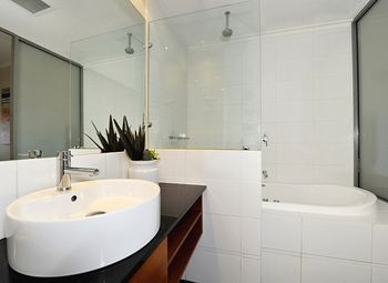 Mandurah Private Collection - ACT Tourism 1