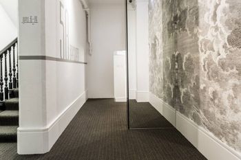 Stunning City Apartment H350 - ACT Tourism 6