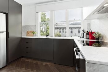 Stunning City Apartment H350 - ACT Tourism 1