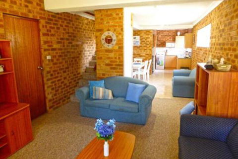 Dolphins Delight At Culburra Beach - ACT Tourism 3