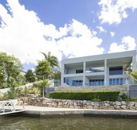 Gold Coast Luxury Waterfront House - ACT Tourism