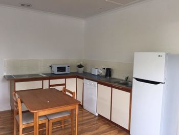 Nutgrove Beach Studio Apartment - ACT Tourism 4