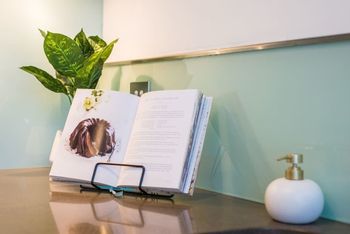 Spacious Home In New Farm For 6 W Parking - ACT Tourism 5