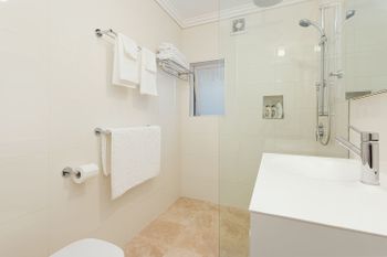 Bondi Beach Waterfront - ACT Tourism 1