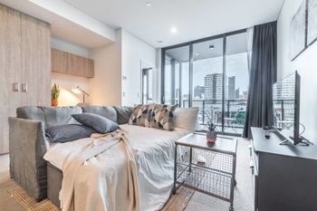 Executive Two Bedroom City Apartment With Views - ACT Tourism 2