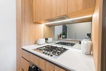 Executive Two Bedroom City Apartment With Views - ACT Tourism 1