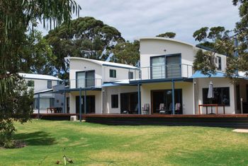 Uringah Rejuvenate Stays - ACT Tourism 0
