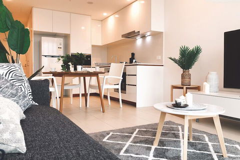 St.Tropez Apartment - ACT Tourism 4