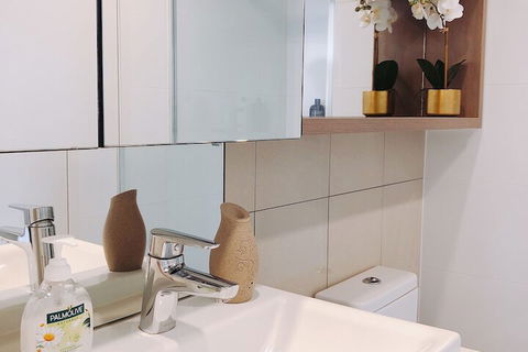 St.Tropez Apartment - ACT Tourism 6