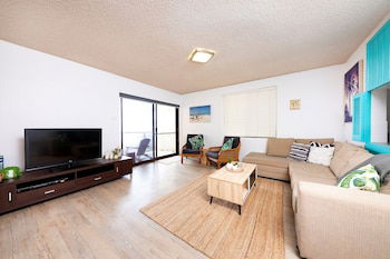 Hibiscus Court Unit 4 - ACT Tourism 6