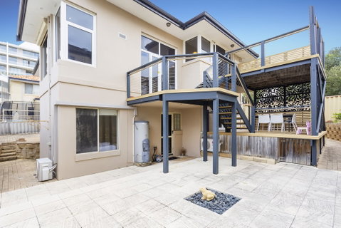 Scarborough Seaview Loft - ACT Tourism 0