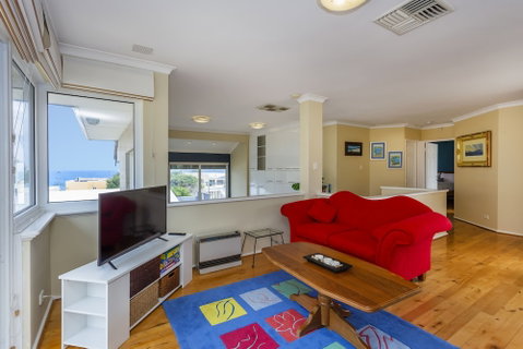 Scarborough Seaview Loft - ACT Tourism 5