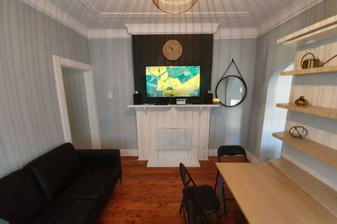 Incredible Location 2 Bedroom Bondi Beach Apartment - ACT Tourism 5