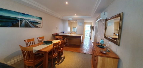 Sea Breeze Luxury Holiday Apartment Accommodation - ACT Tourism 1