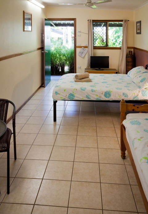 Woolshed Eco Lodge - ACT Tourism 4