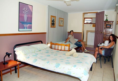 Woolshed Eco Lodge - ACT Tourism 5