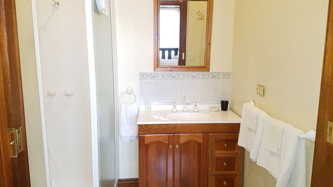 The Postmaster Inn BnB - ACT Tourism 6